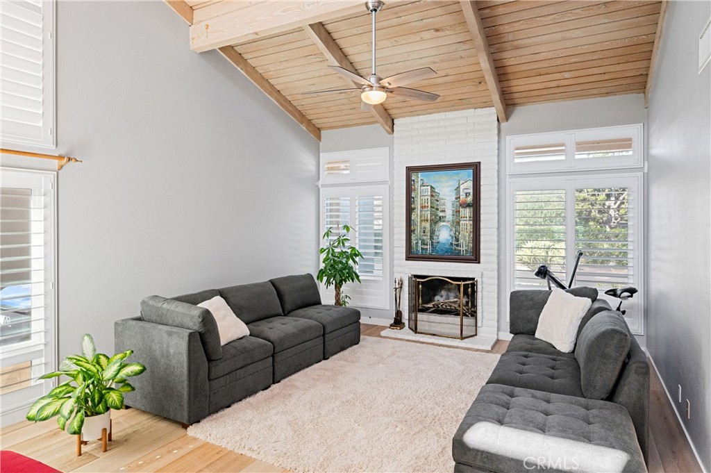 17542 Cottonwood Irvine, CA 92612 - Photo 4 of 25