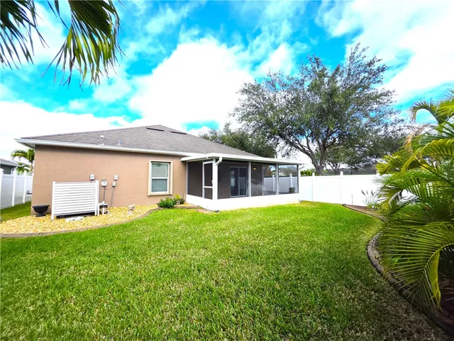 $2,450 | 8051 Westfield Circle, Vero Beach, FL 32966