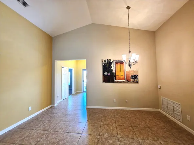 $2,450 | 8051 Westfield Circle, Vero Beach, FL 32966