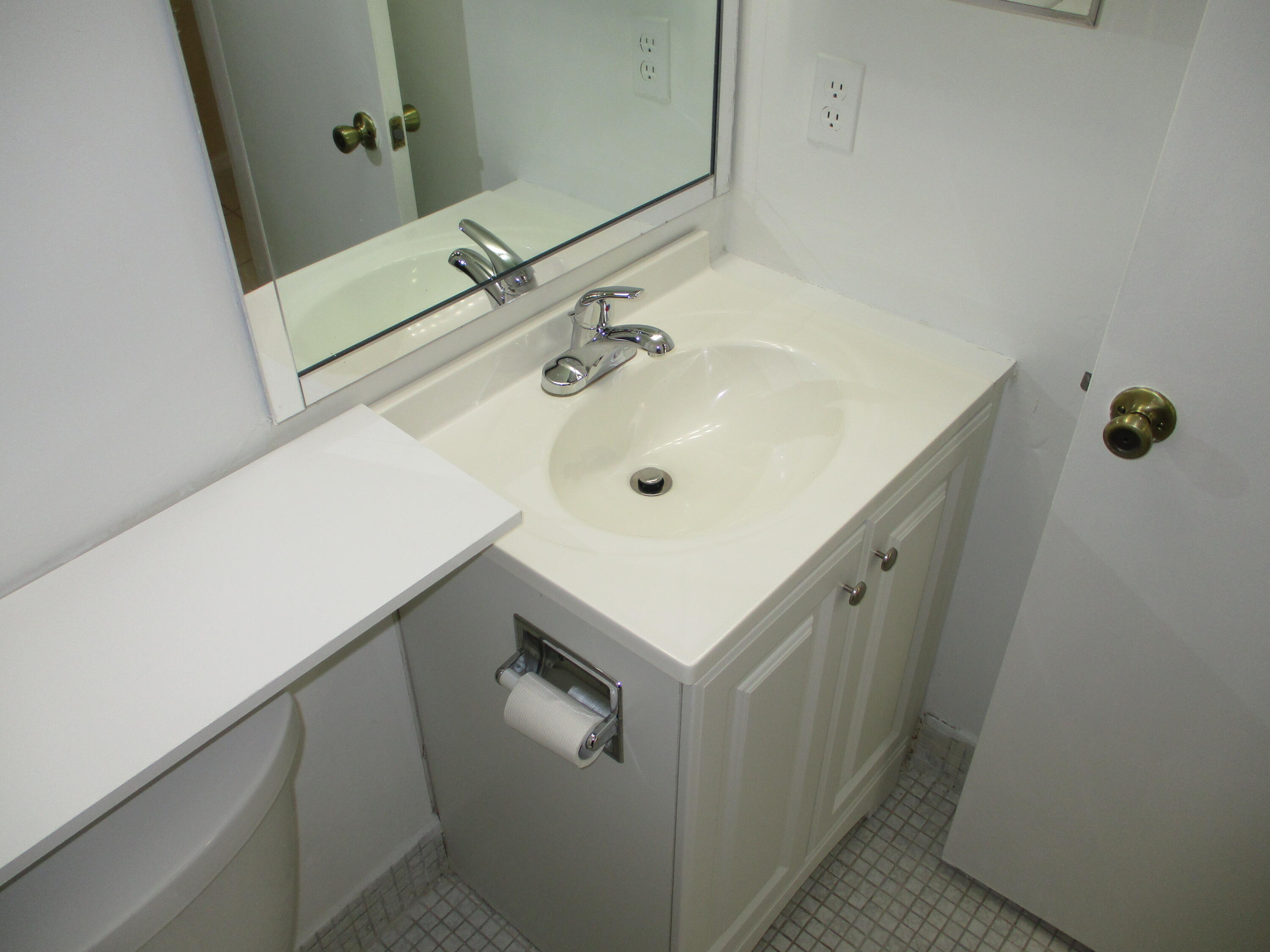 506 Mansfield M Boca Raton, FL 33434 - Photo 14 of 37 IMG_0540