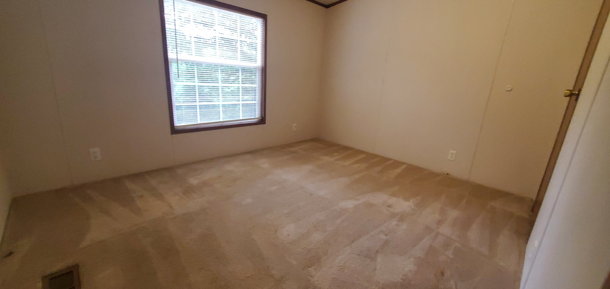 205 Flippen Road Lebanon, TN 37087 - Photo 15 of 22 an empty room with windows
