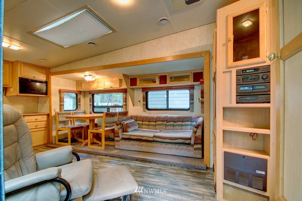 62-1 Gold Nuget Road Deming, WA 98244 - Photo 4 of 40 Gallery Image 4