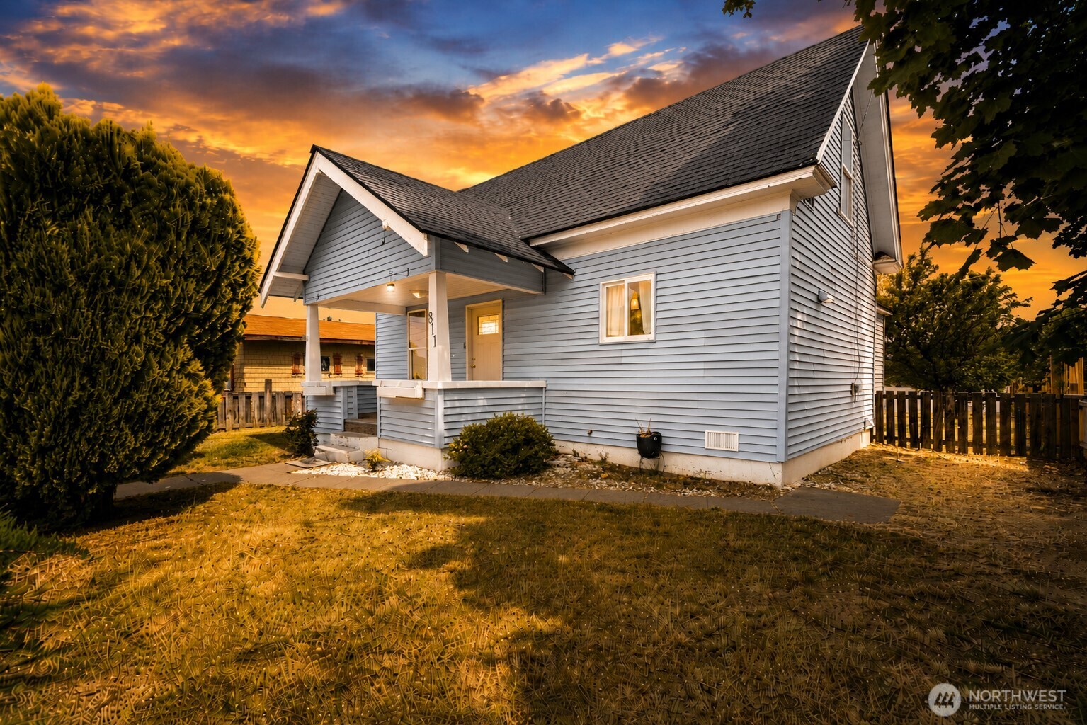 811 Cascade Street Wenatchee, WA 98801 - Photo 1 of 32
