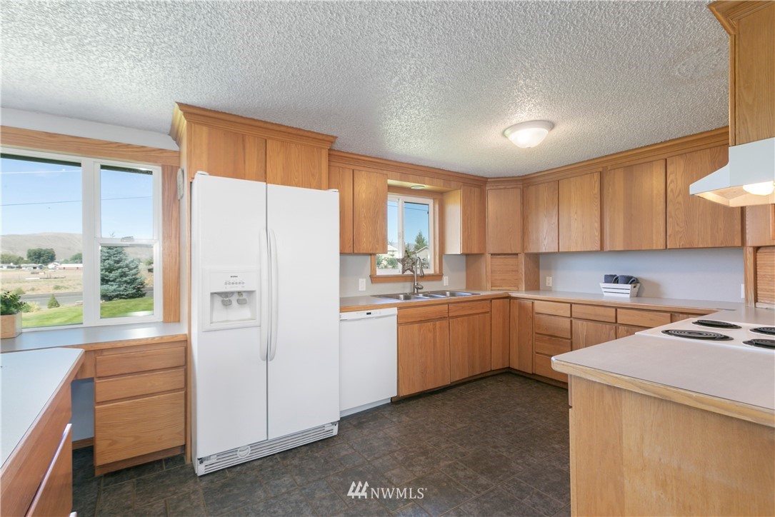 121 Shaw Road Selah, WA 98942 - Photo 12 of 21 Gallery Image 12