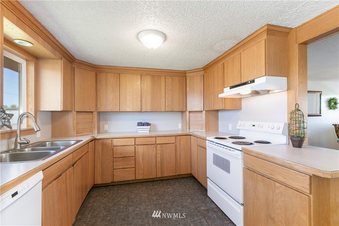 121 Shaw Road Selah, WA 98942 - Photo 13 of 21 Gallery Image 13