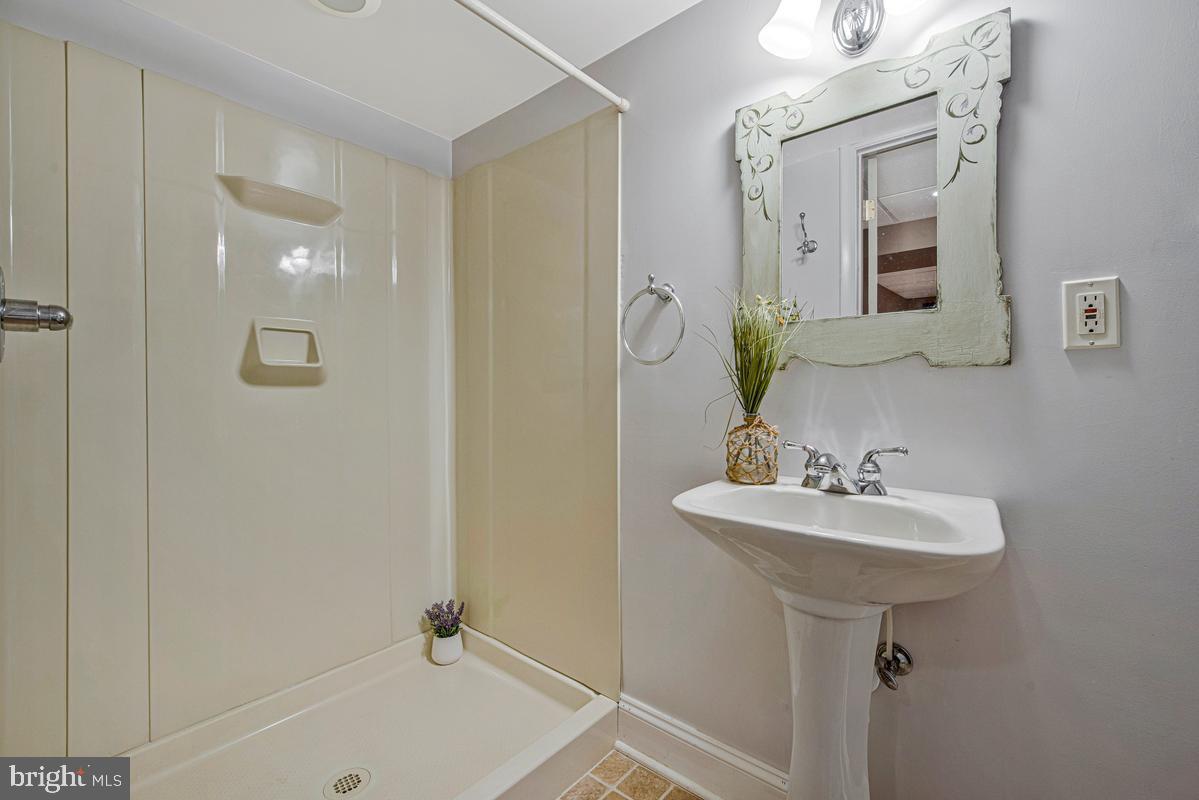 26 Kempton Road Glen Burnie, MD 21060 - Photo 17 of 35