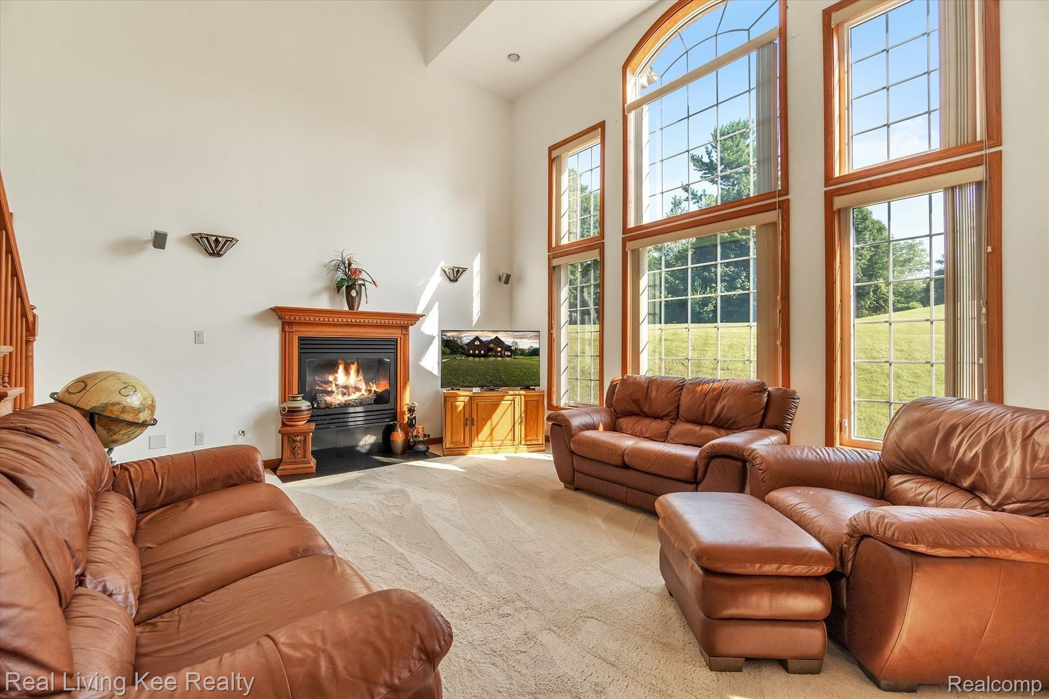 39 Fieldway Court Rochester, MI 48306 - Photo 11 of 55 11-39-Fieldway-Ct-WindowStill-Real-Estate-Photography-11.jpg