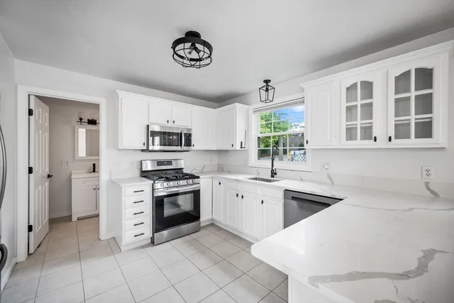 $610,000 | 25 West Howard Street, Unit D2, Quincy, MA 02169