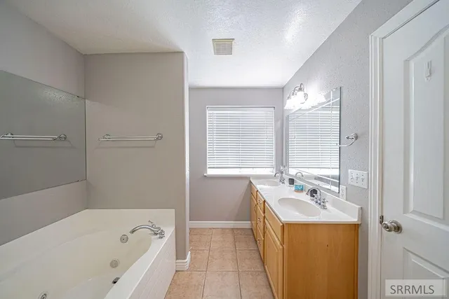 $579,000 | 3860 East 390 North, Rigby, ID 83442