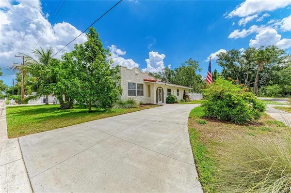 $900,000 | 1712 4th Street West, Palmetto, FL 34221