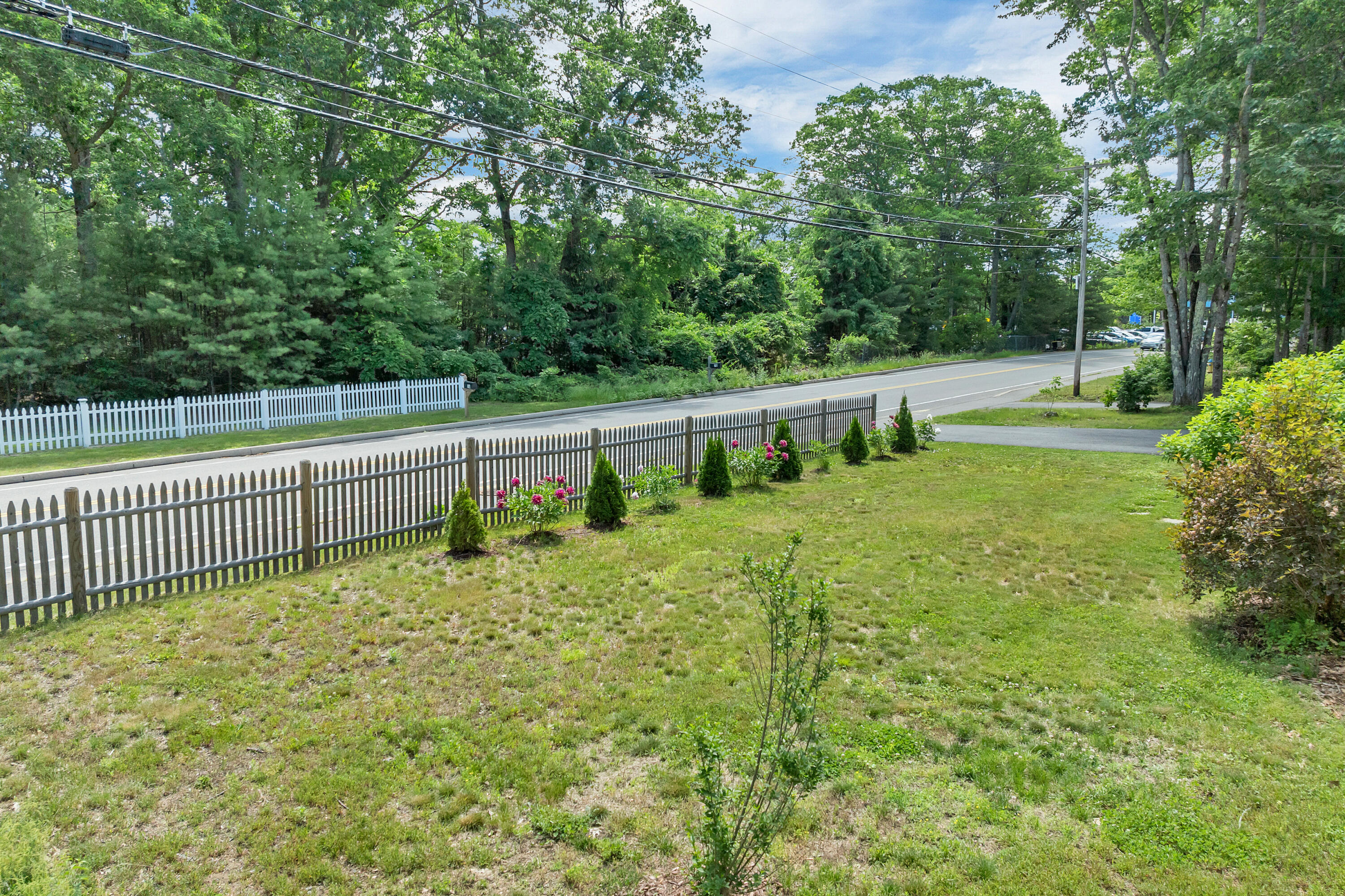 74 Alewive Road Kennebunk, ME 04043 - Photo 15 of 60 Front yard