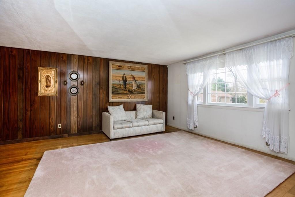 8 Berkshire Road Peabody, MA 01960 - Photo 4 of 32 Gallery Image 4