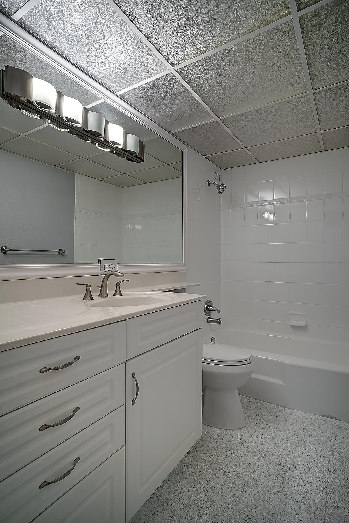 1000 Spanish River Road, Unit 2N Boca Raton, FL 33432 - Photo 24 of 41 008_R.F (2)