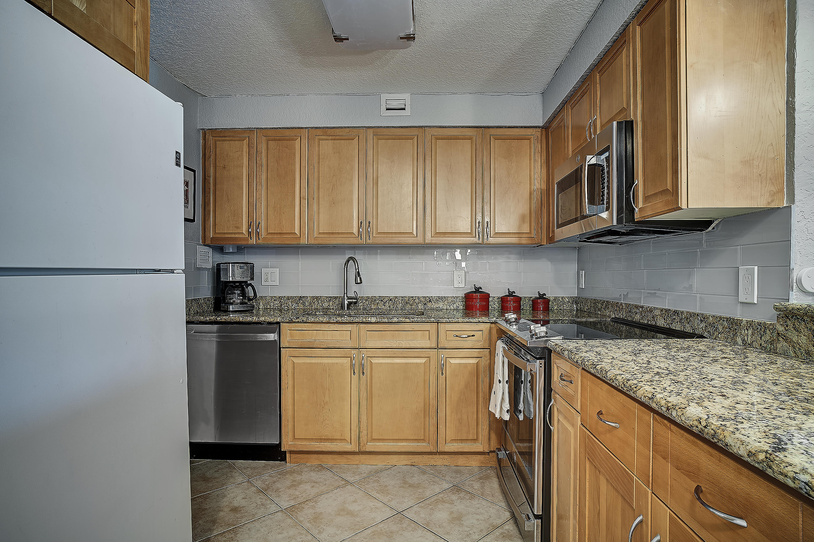 1000 Spanish River Road, Unit 2N Boca Raton, FL 33432 - Photo 9 of 41 025_R.F (2)
