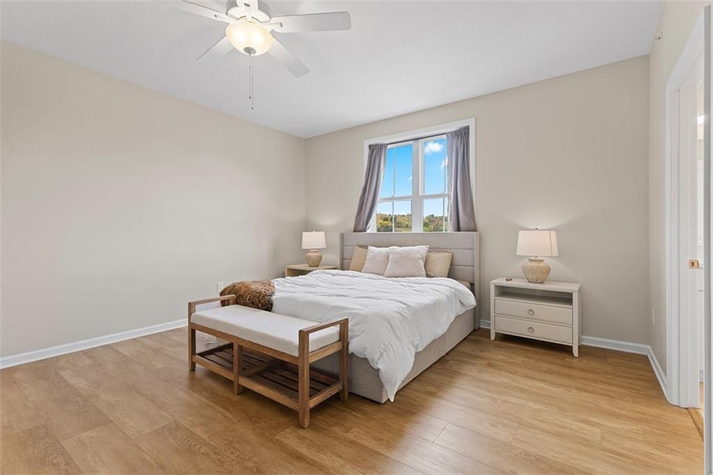 403 Walnut Court Pittsburgh, PA 15237 - Photo 29 of 42 a bedroom with a bed and a window