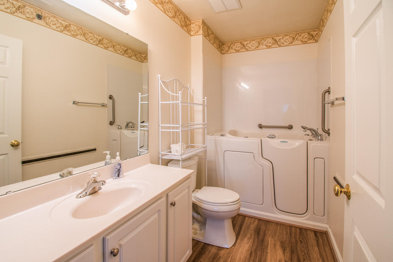 4448 Pheasant Ridge Road, Unit 203 Roanoke, VA 24014 - Photo 6 of 20 6