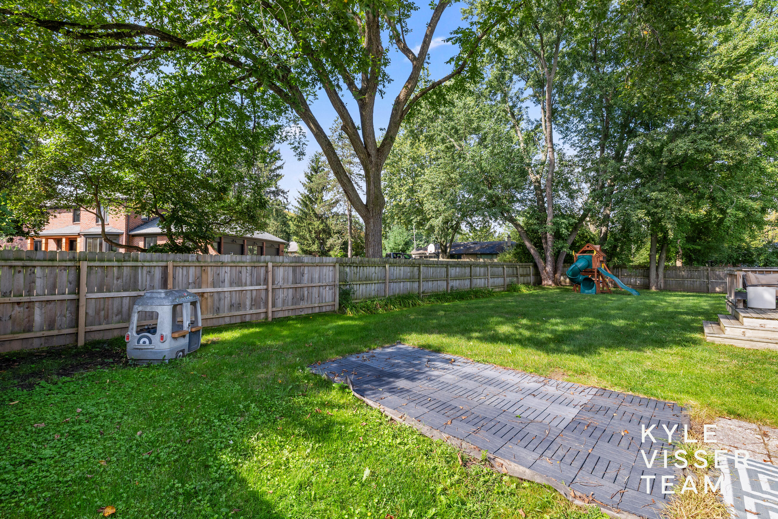 3030 Cascade Road Southeast Grand Rapids, MI 49506 - Photo 45 of 53 Yard
