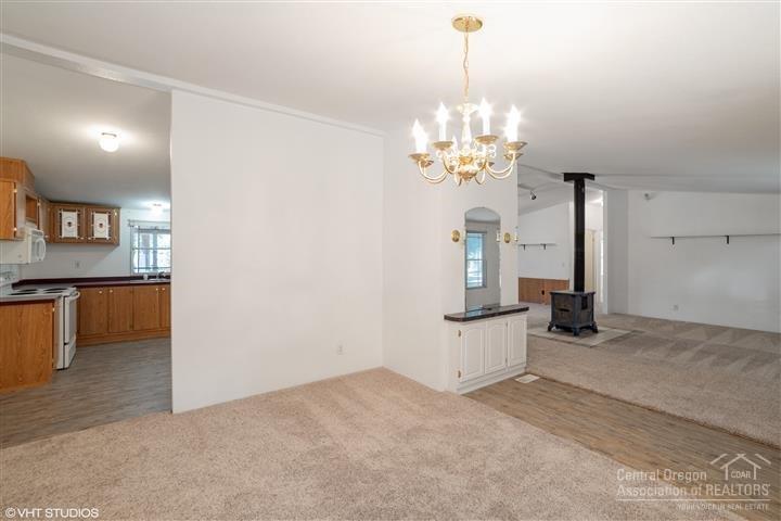 53435 Deep Woods Road La Pine, OR 97739 - Photo 5 of 19 Dining area