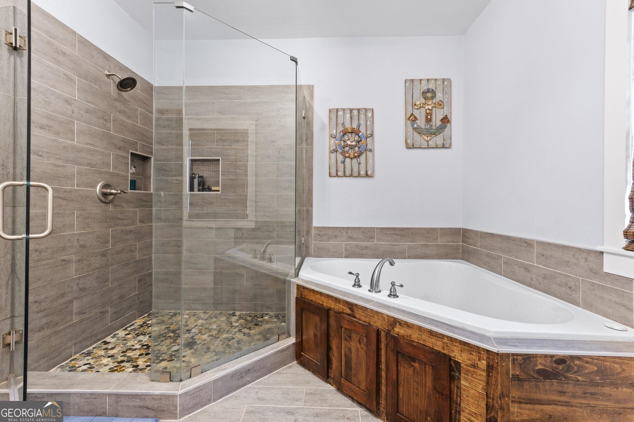 660 Doe Lane Mansfield, GA 30055 - Photo 14 of 45 a bathroom with a bathtub and shower
