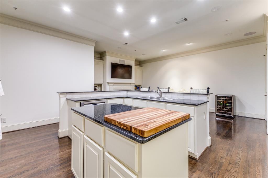 3535 Gillespie Street, Unit 604 Dallas, TX 75219 - Photo 14 of 23
