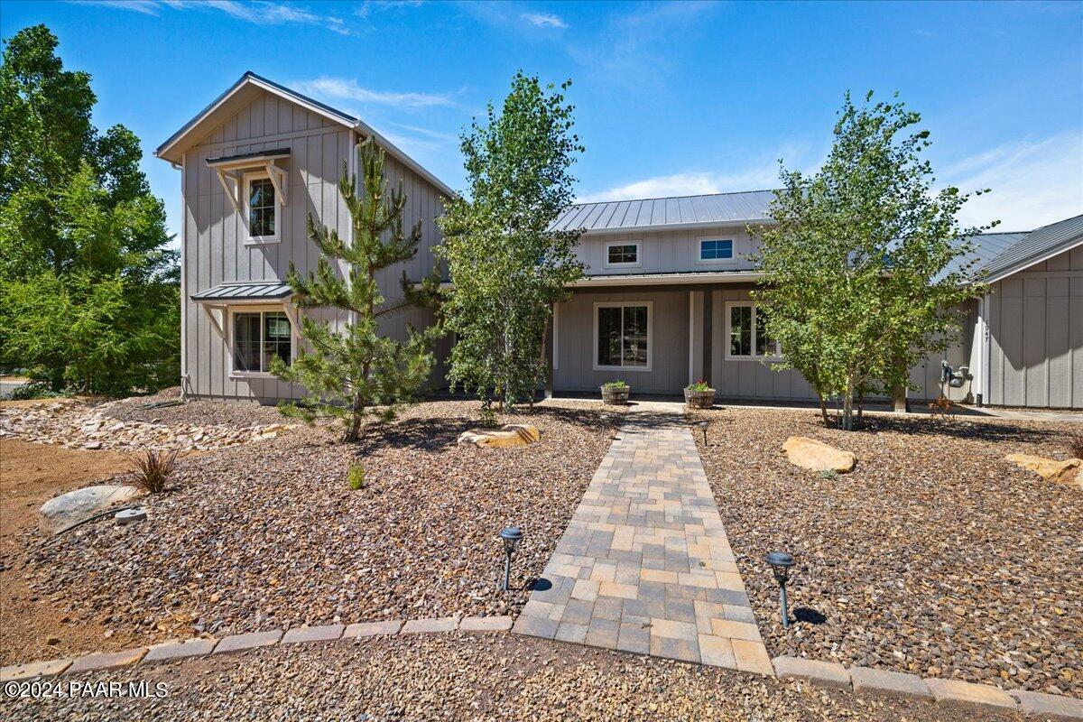1947 Shadow Valley Drive Prescott, AZ 86305 - Photo 4 of 54 a front view of a house with yard