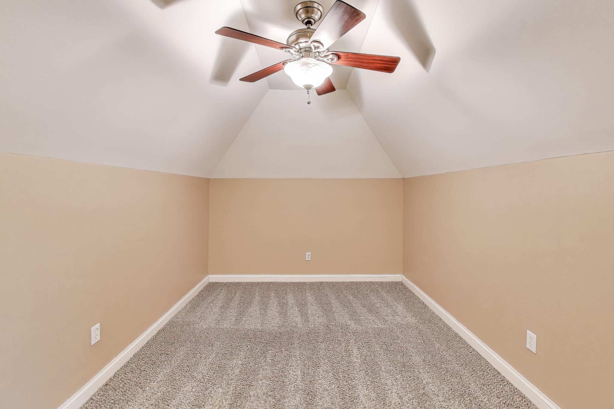 8910 Doubletree Drive South Crown Point, IN 46307 - Photo 29 of 44 2048x1365