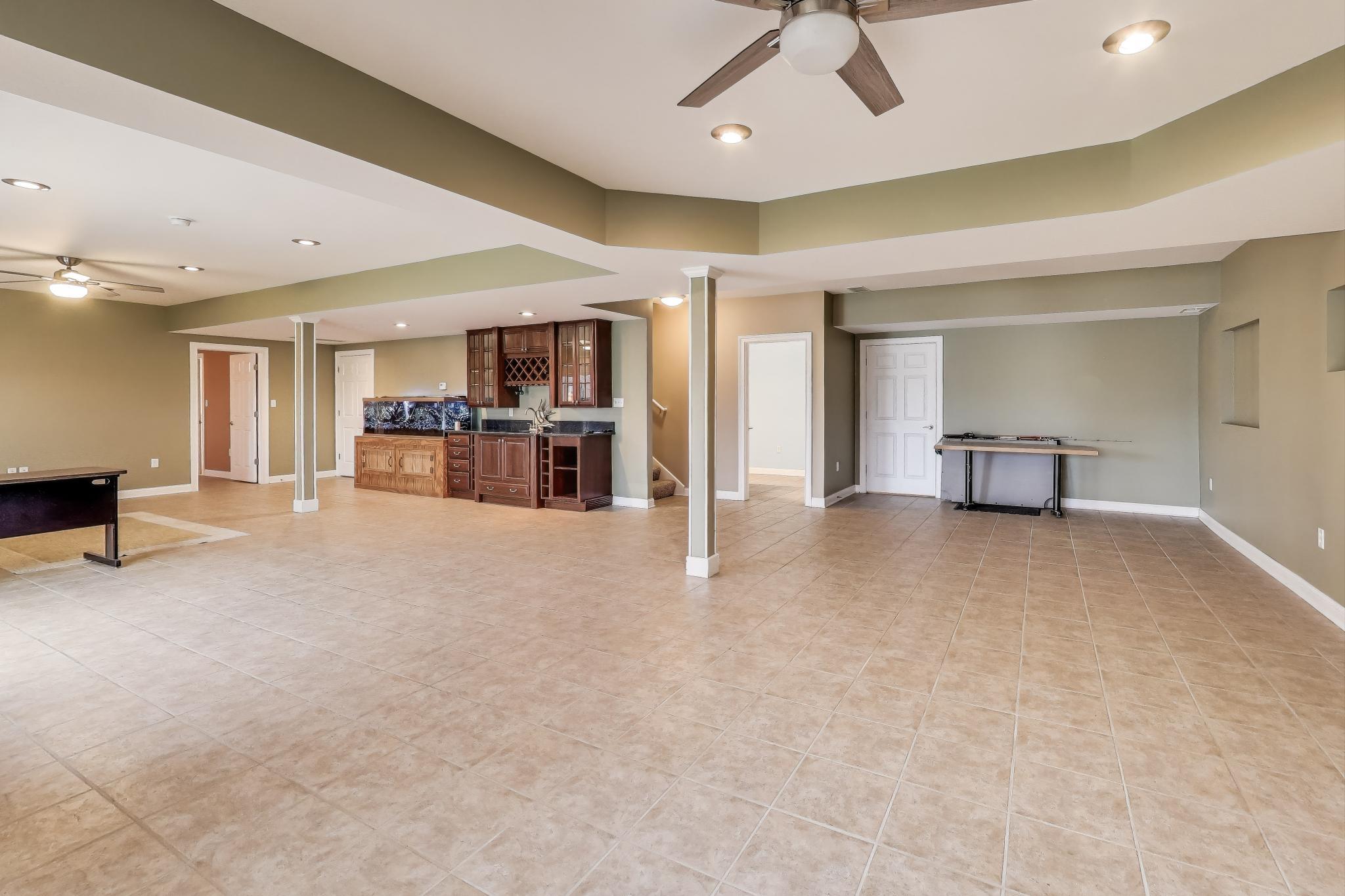 8910 Doubletree Drive South Crown Point, IN 46307 - Photo 34 of 44 2048x1365