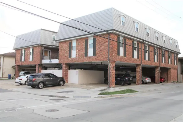 $1,750 | 301 Seattle Street, Unit 5, New Orleans, LA 70124
