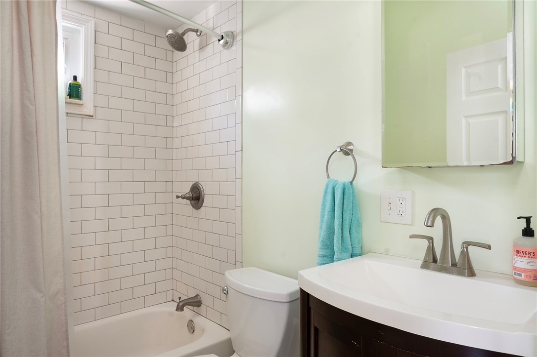 33 Amy Street Providence, RI 02906 - Photo 15 of 50 Unit 1 Bathroom