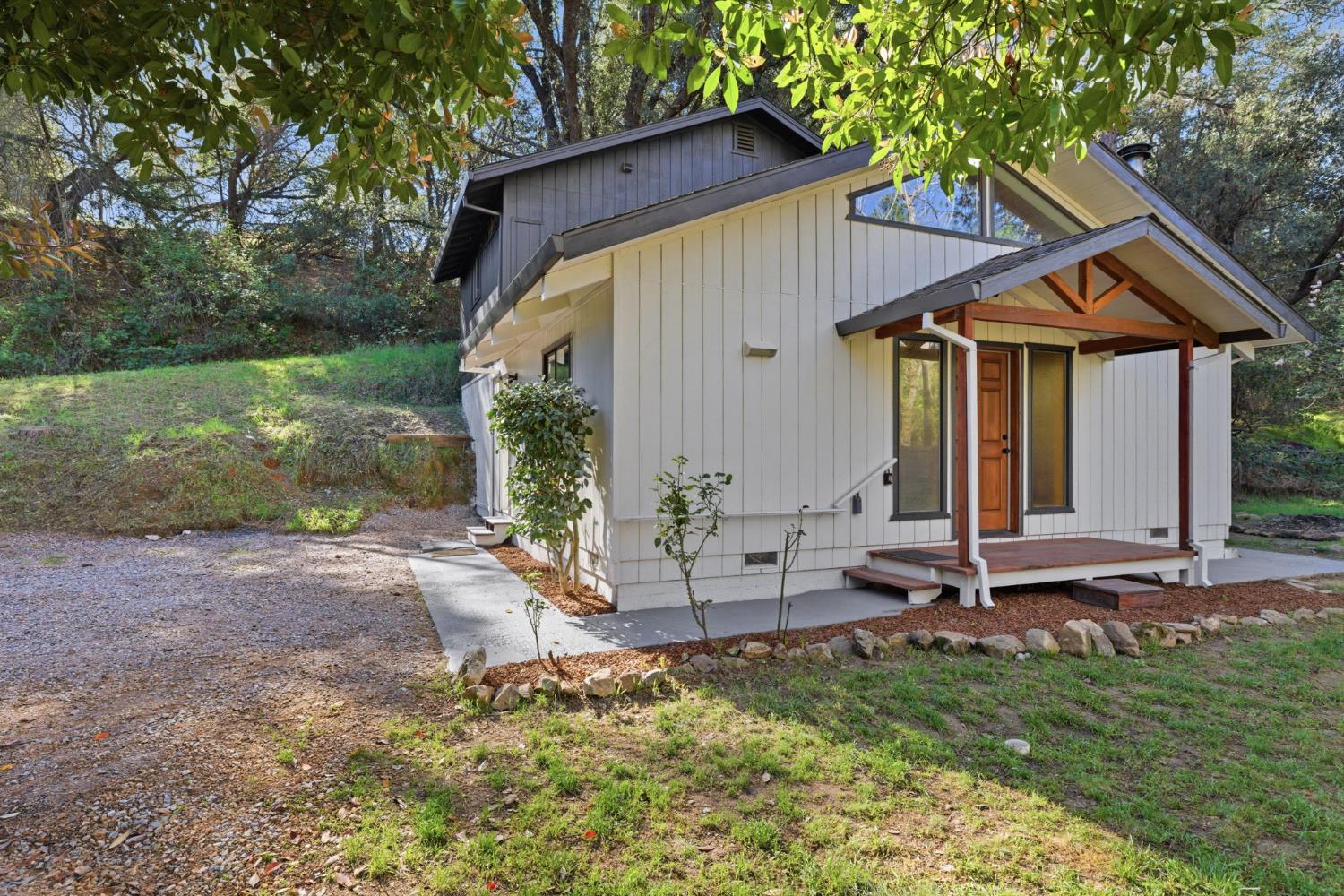 21923 Sawmill Flat Road Sonora, CA 95370 - Photo 12 of 32