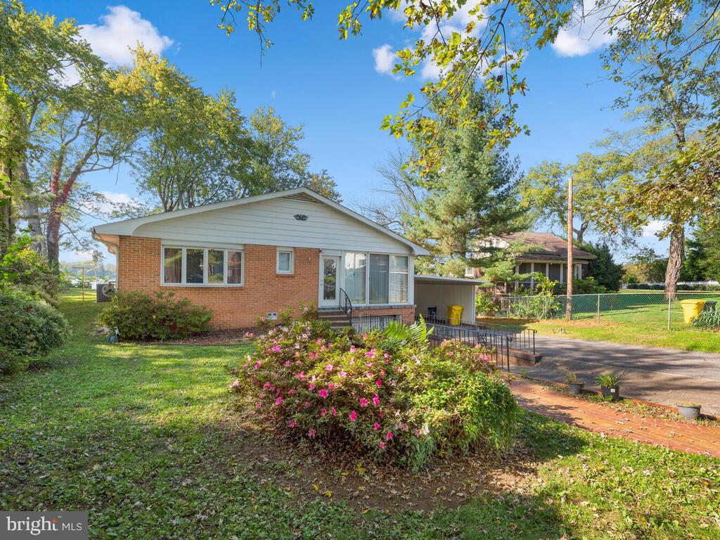 127 Edgewater Drive Edgewater, MD 21037 - Photo 1 of 27