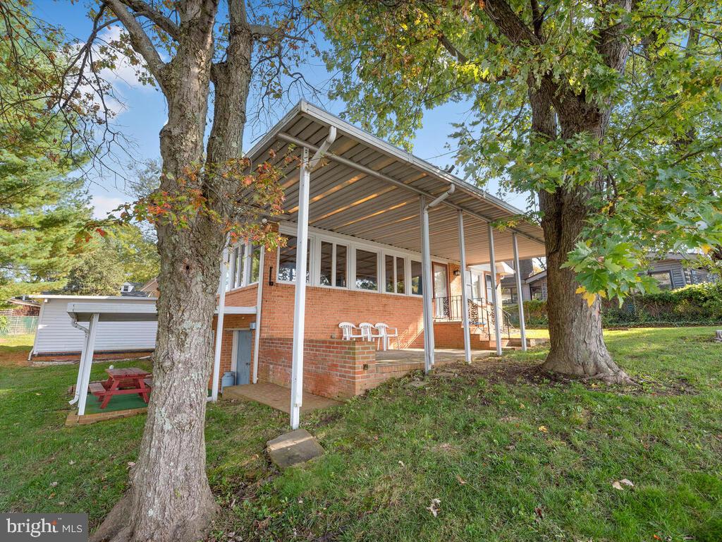127 Edgewater Drive Edgewater, MD 21037 - Photo 4 of 27