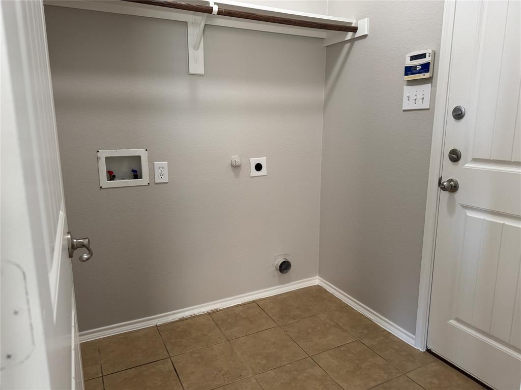 117 Chalk Road Anna, TX 75409 - Photo 6 of 32 a view of a small space