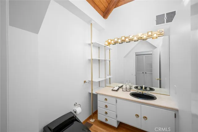 $1,998,000 | 3275 Buckingham Road, Glendale, CA 91206