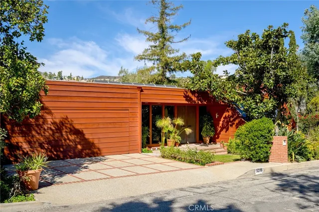 $1,998,000 | 3275 Buckingham Road, Glendale, CA 91206