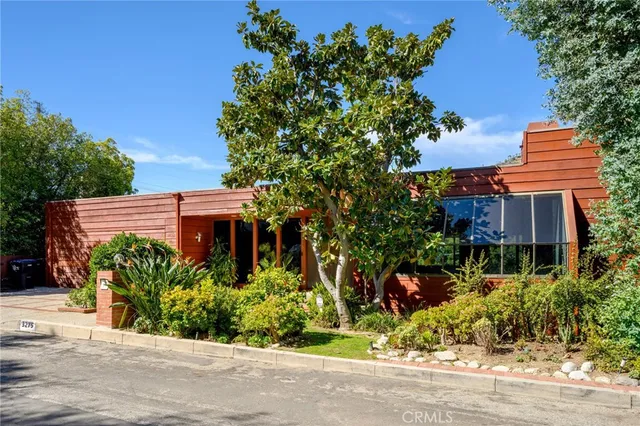 $1,998,000 | 3275 Buckingham Road, Glendale, CA 91206
