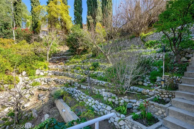 $1,998,000 | 3275 Buckingham Road, Glendale, CA 91206