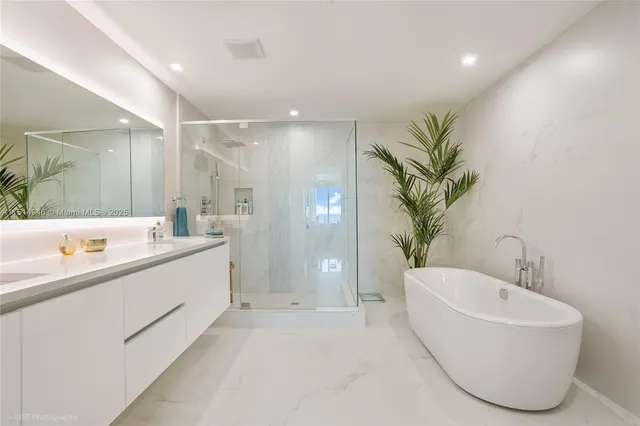 $8,000,000 | 730 North Ocean Boulevard, Unit 170117021703, Pompano Beach, FL 33062