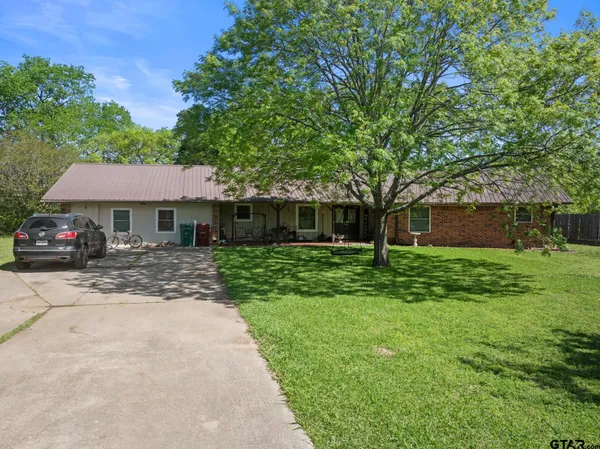 $199,900 | 504 West Wilson, Talco, TX 75487