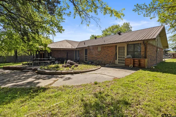 $199,900 | 504 West Wilson, Talco, TX 75487