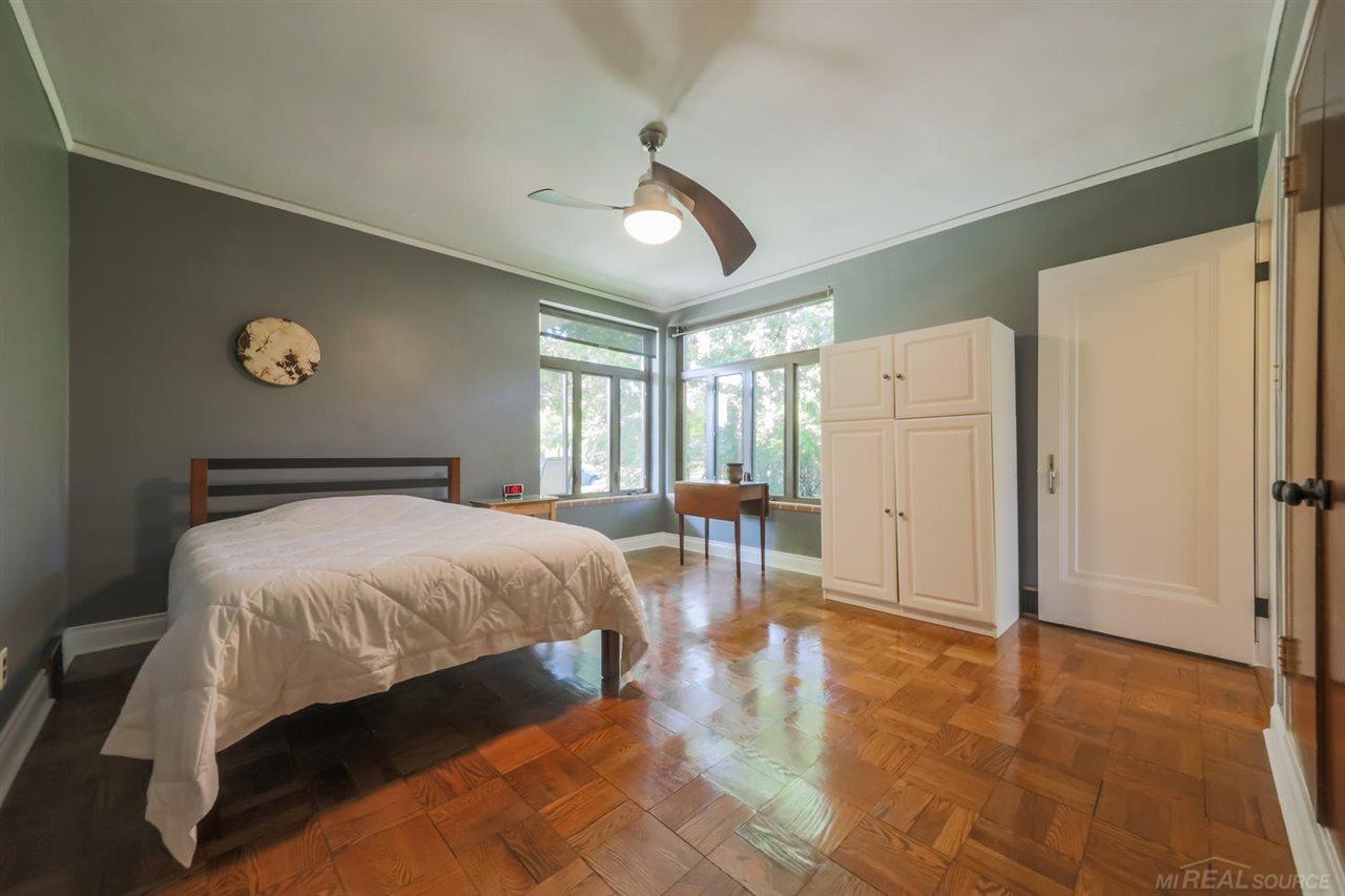 1600 Prestwick Road Grosse Pointe Woods, MI 48236 - Photo 12 of 21