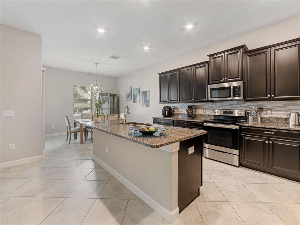 11714 Sunburst Marble Road Riverview, FL 33579 - Photo 11 of 36 Gallery Image 11