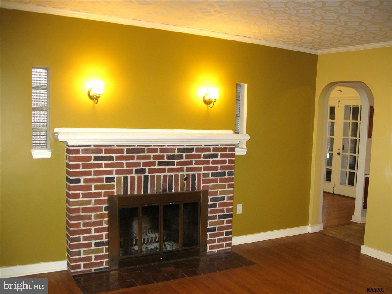 180 Edgewood Road York, PA 17402 - Photo 11 of 29 Gallery Image 11