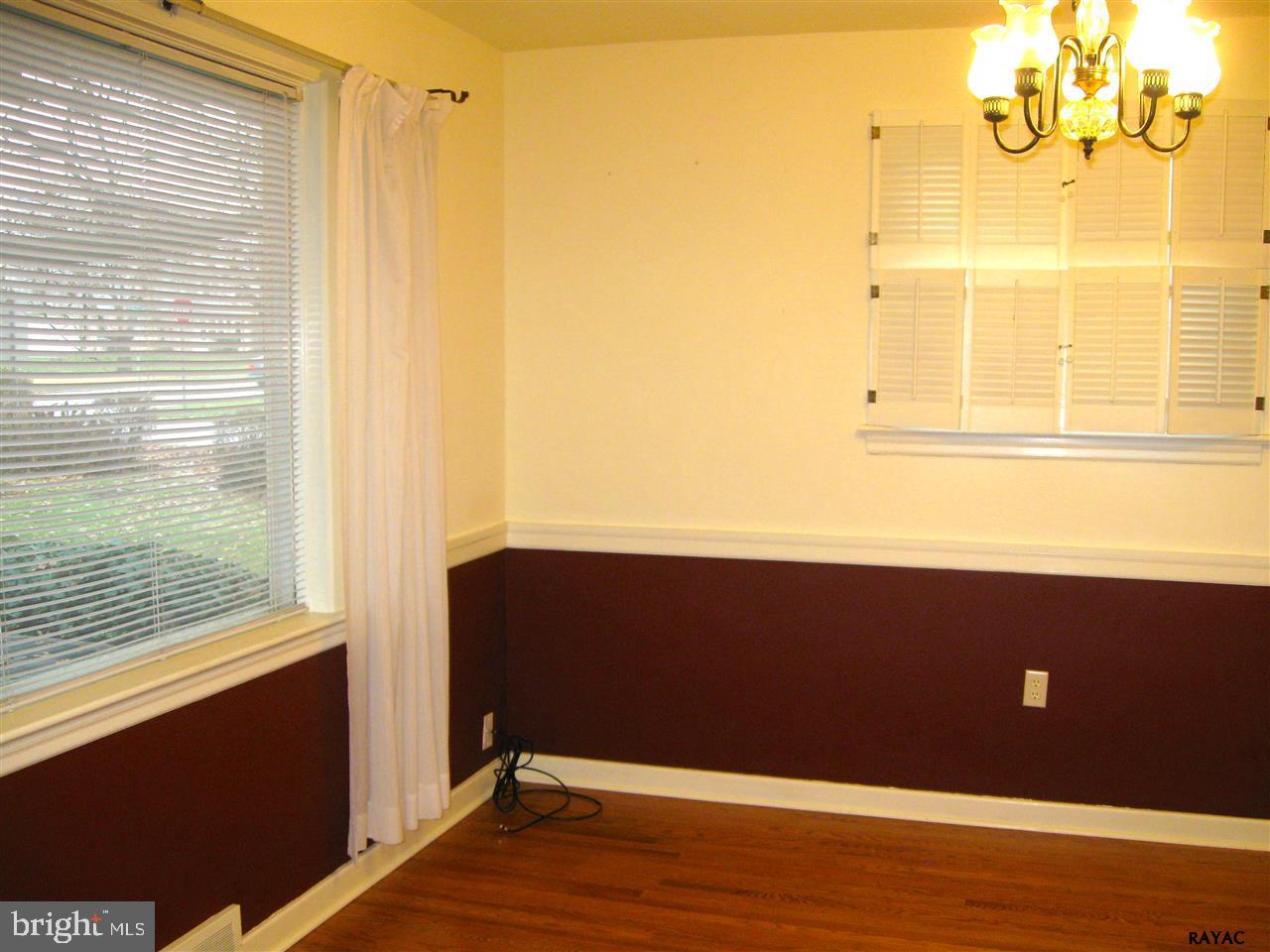180 Edgewood Road York, PA 17402 - Photo 12 of 29 Gallery Image 12