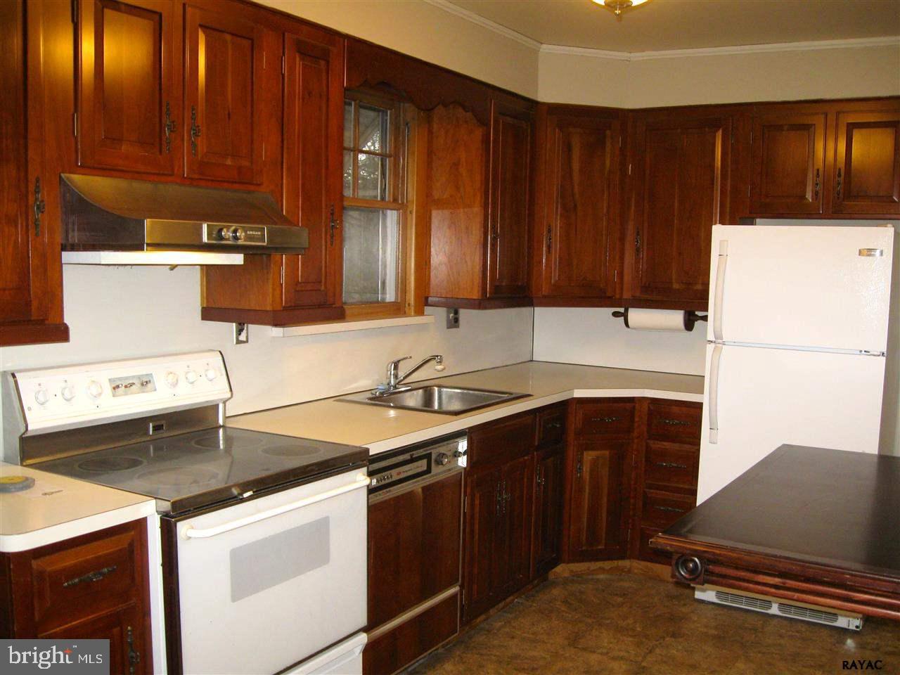 180 Edgewood Road York, PA 17402 - Photo 14 of 29 Gallery Image 14