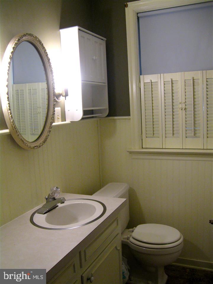 180 Edgewood Road York, PA 17402 - Photo 15 of 29 Gallery Image 15