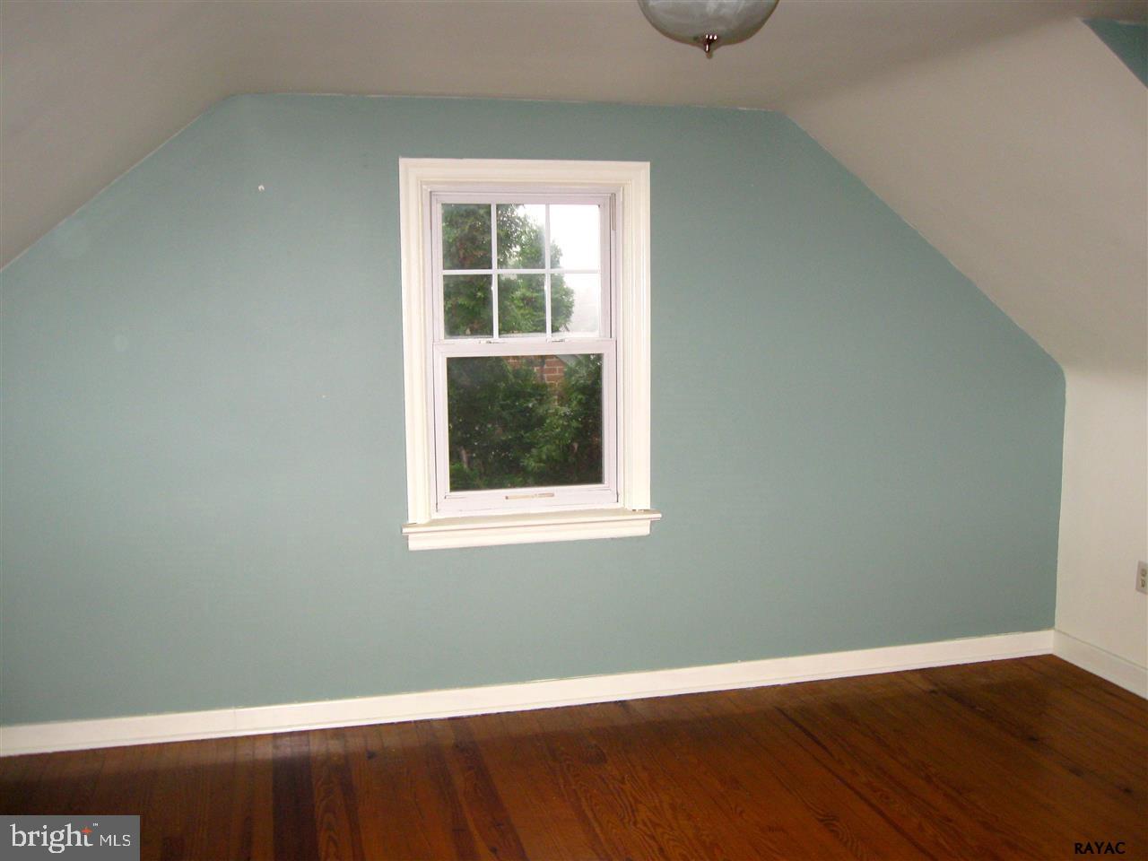 180 Edgewood Road York, PA 17402 - Photo 20 of 29 Gallery Image 20
