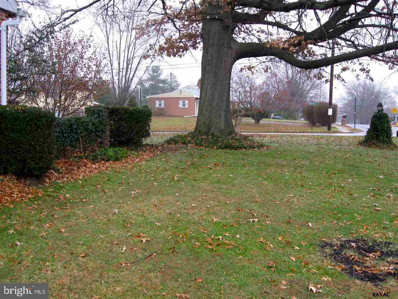 180 Edgewood Road York, PA 17402 - Photo 5 of 29 Gallery Image 5