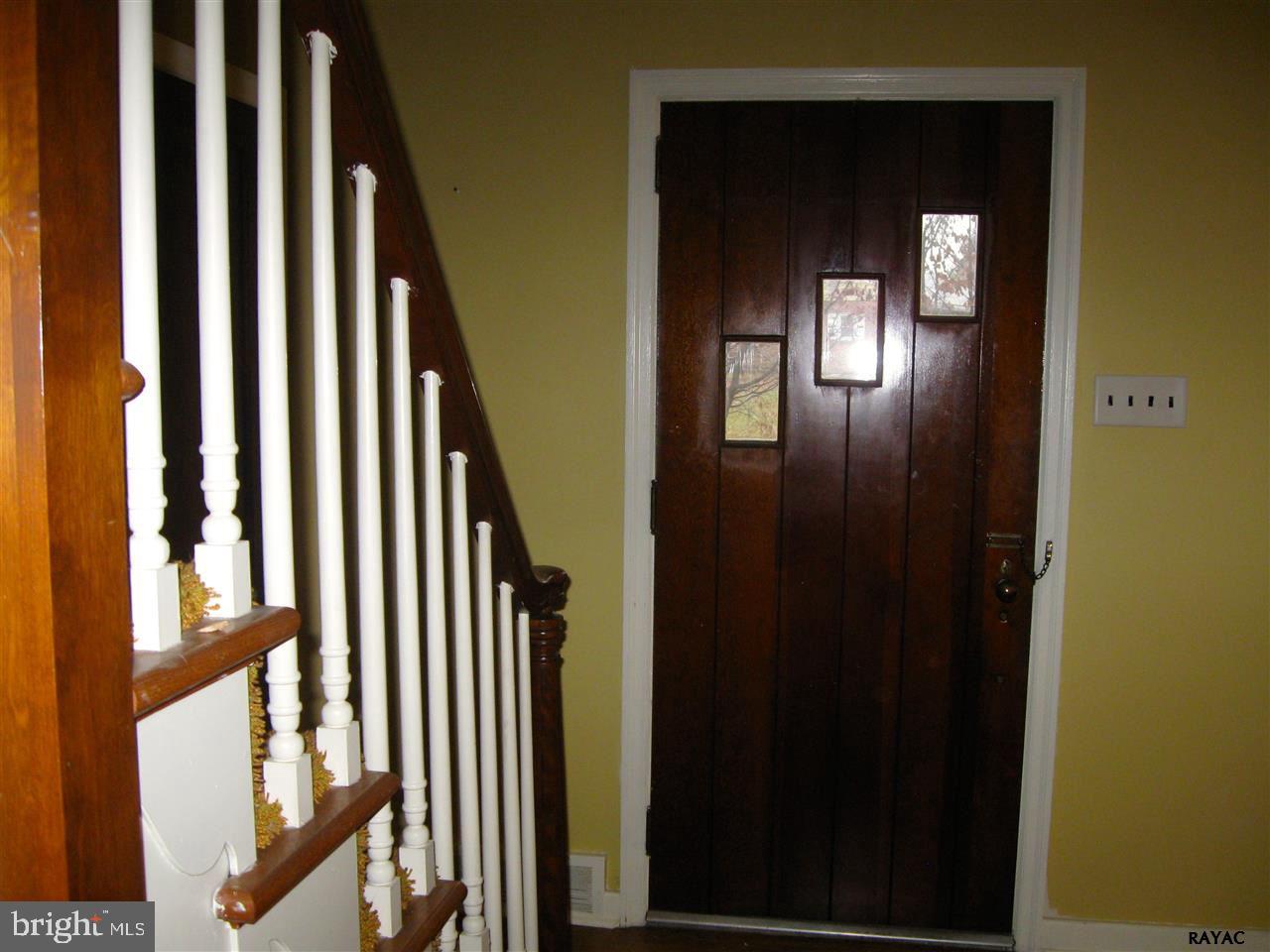 180 Edgewood Road York, PA 17402 - Photo 7 of 29 Gallery Image 7