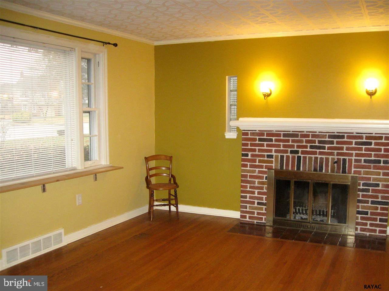 180 Edgewood Road York, PA 17402 - Photo 9 of 29 Gallery Image 9